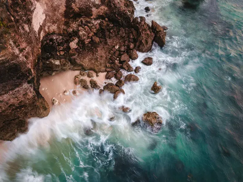 Cover Image for Capturing the Majesty of Ocean Landscapes