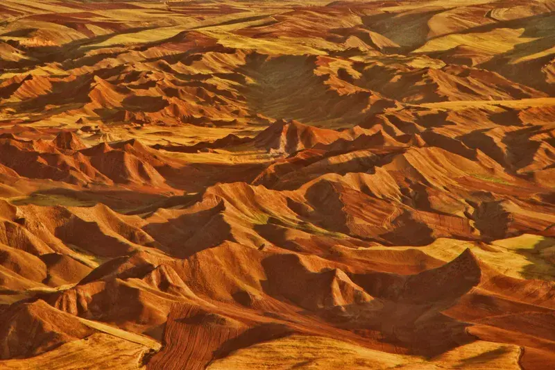 Cover Image for Capturing the Beauty of Desert Landscapes: Tips for Aerial Photography