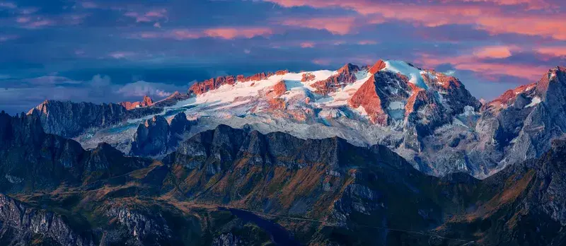 Cover Image for Capturing Aerial Views of the Marmolada Glacier