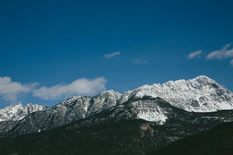 Cover Image for Capturing the Beauty of Alpine Mountains: A Photographer's Guide