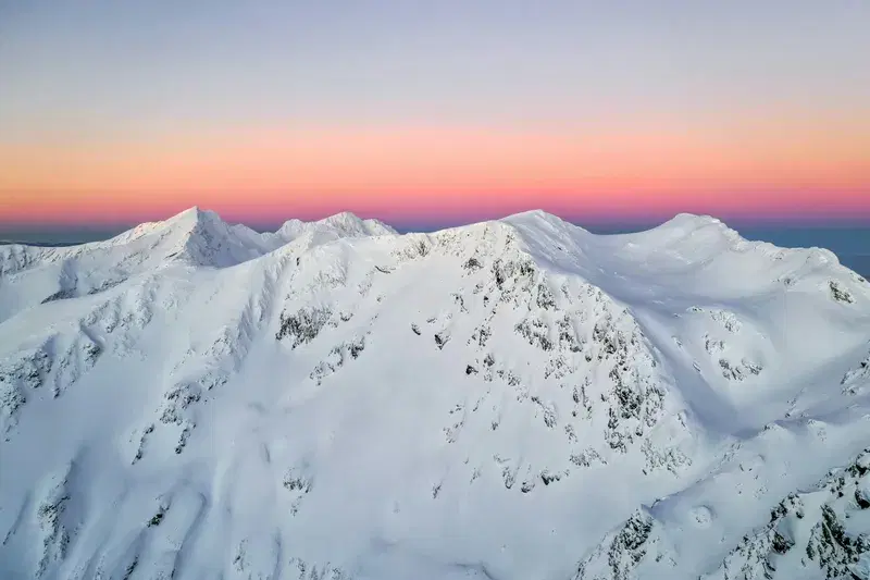 Cover Image for Capturing the Colorful Sunset at Făgăraș Mountains: Tips for Outdoor Photography