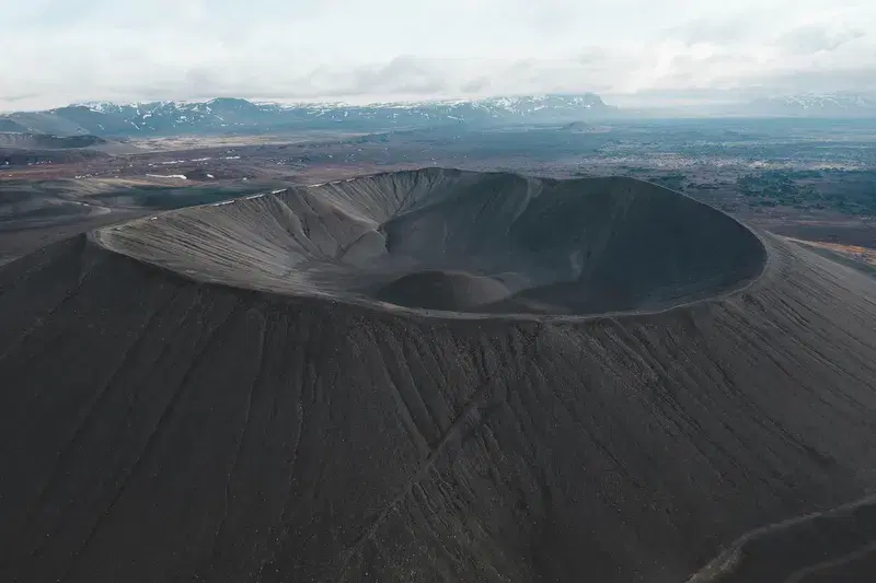 Cover Image for Capturing the Essence of Volcanoes: Photography Tips for Stunning Landscapes