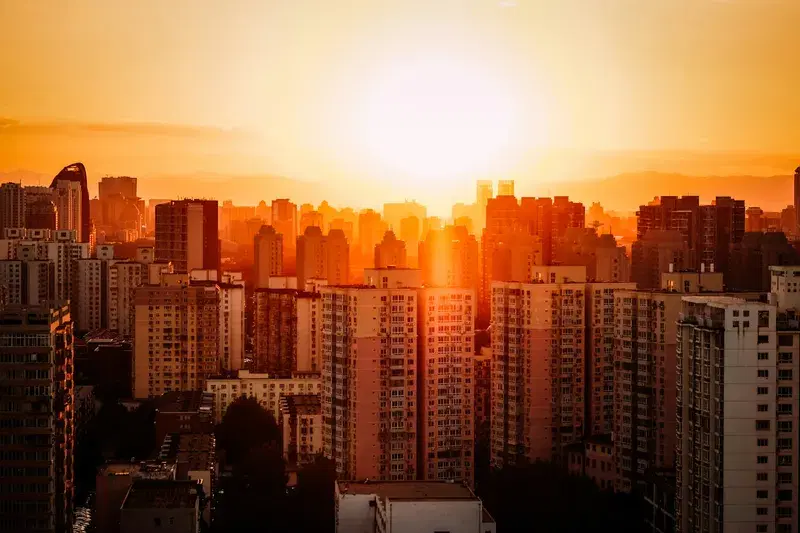 Cover Image for Capturing the Golden Hour: Tips for Stunning Urban Photography