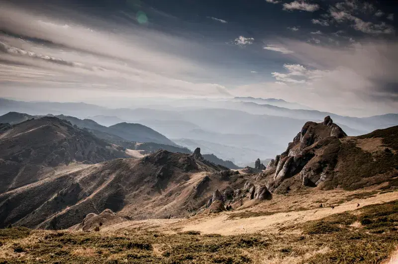 Cover Image for Capturing Nature: Tips for Photographing Mountain Landscapes