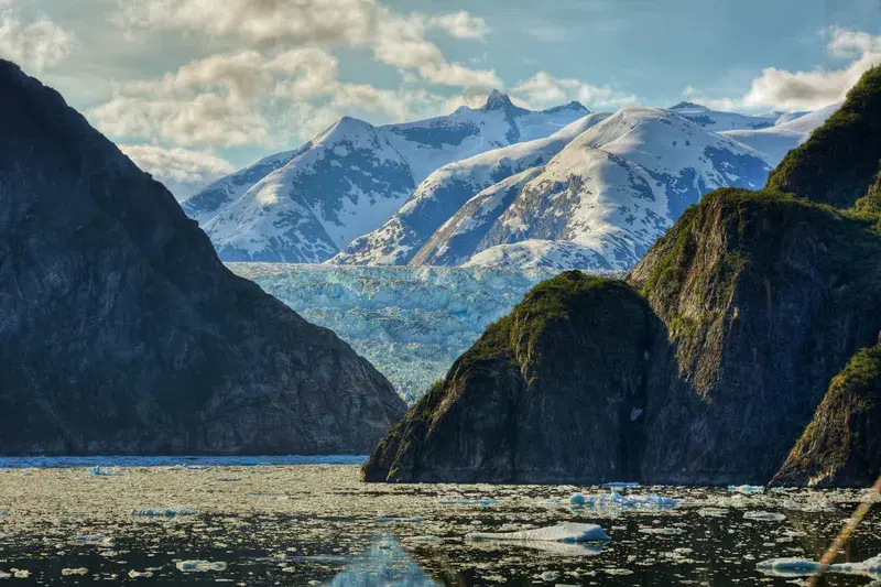 Cover Image for Capturing Nature's Majesty: Tips for Photographing Fjords and Glaciers