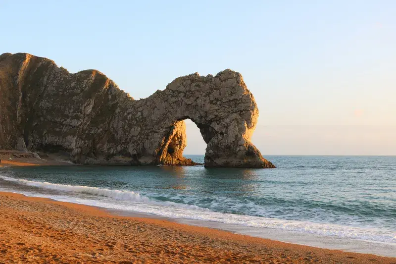 Cover Image for Capturing the Beauty of Durdle Door: Photography Tips