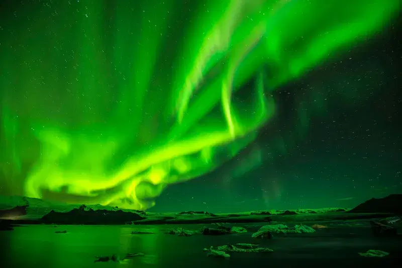 Cover Image for Capturing the Magic of Aurora Lights: Essential Photography Tips