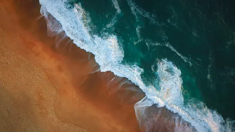 Cover Image for Capturing the Wild Ocean: Tips for Aerial Photography of Coastal Landscapes