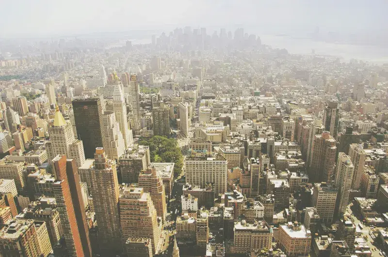 Cover Image for Capturing the Urban Landscape: A Guide to Aerial Photography