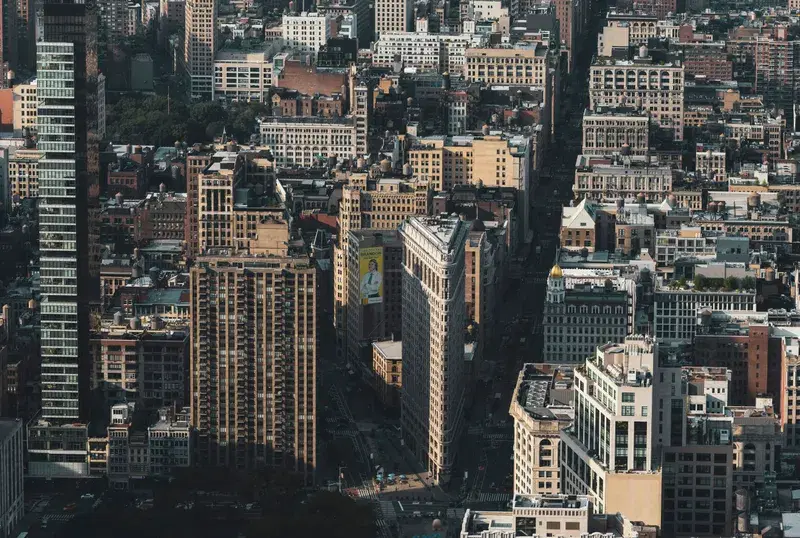 Cover Image for Capturing Urban Landscapes: Tips for Bird's-Eye Photography